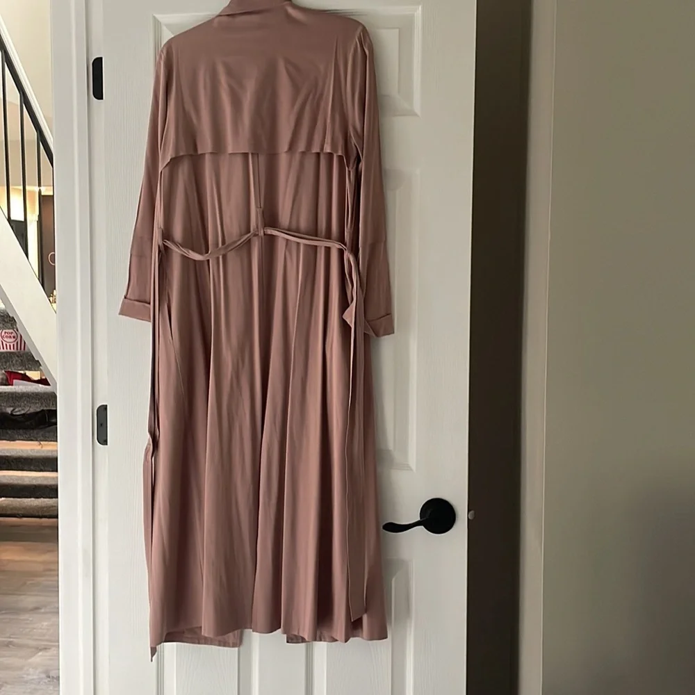 Woman’s Duster - Picture 5 of 5